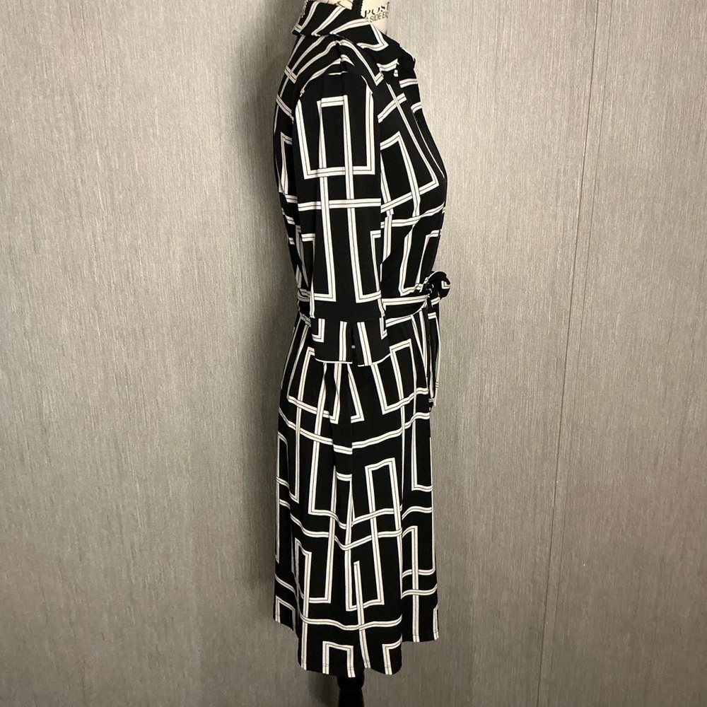 White House Black Market Chic Black and White Geometric Dress Size 2 - Picture 4 of 12